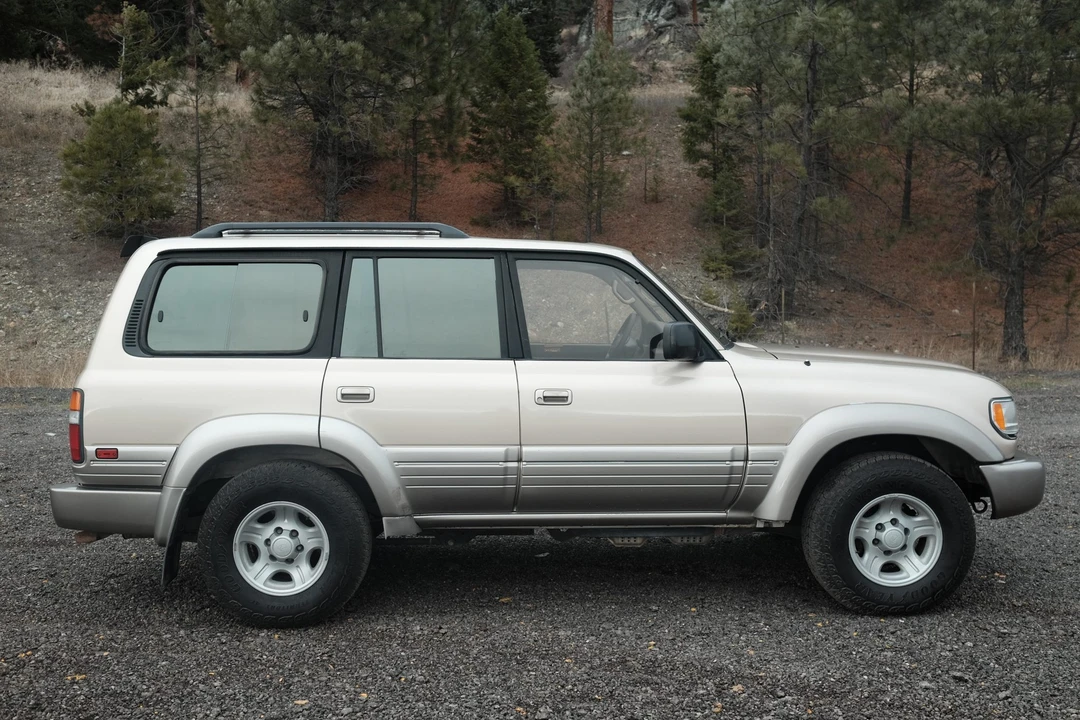 1997 Lexus LX 1st Gen - Image 10 of 31