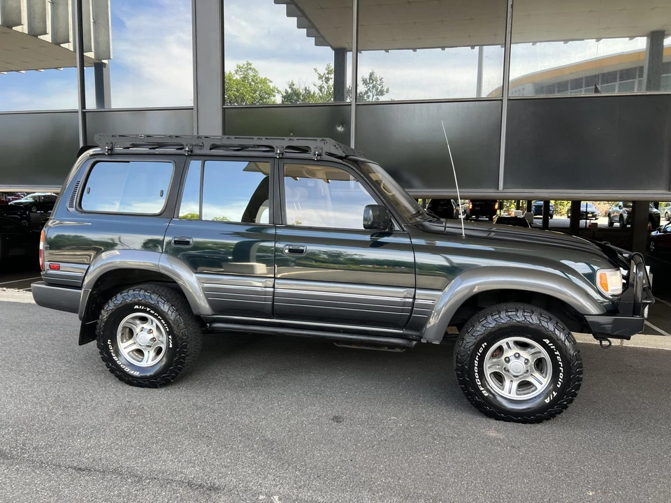 1997 Lexus LX 1st Gen - Image 24 of 31