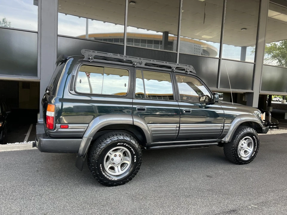 1997 Lexus LX 1st Gen - Image 27 of 31