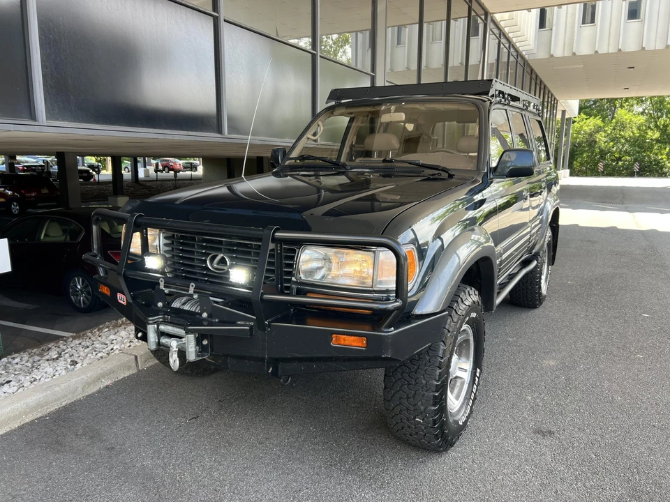 1997 Lexus LX 1st Gen - Image 17 of 31