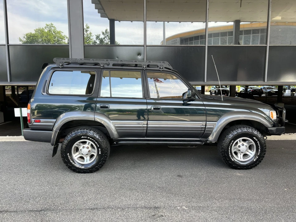1997 Lexus LX 1st Gen - Image 26 of 31