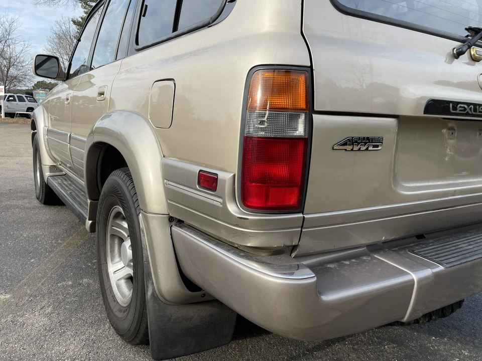 1997 Lexus LX 1st Gen - Image 25 of 31