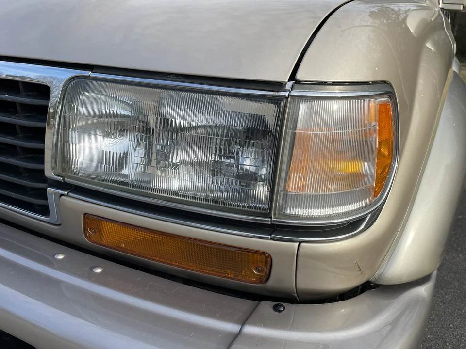 1997 Lexus LX 1st Gen - Image 20 of 31