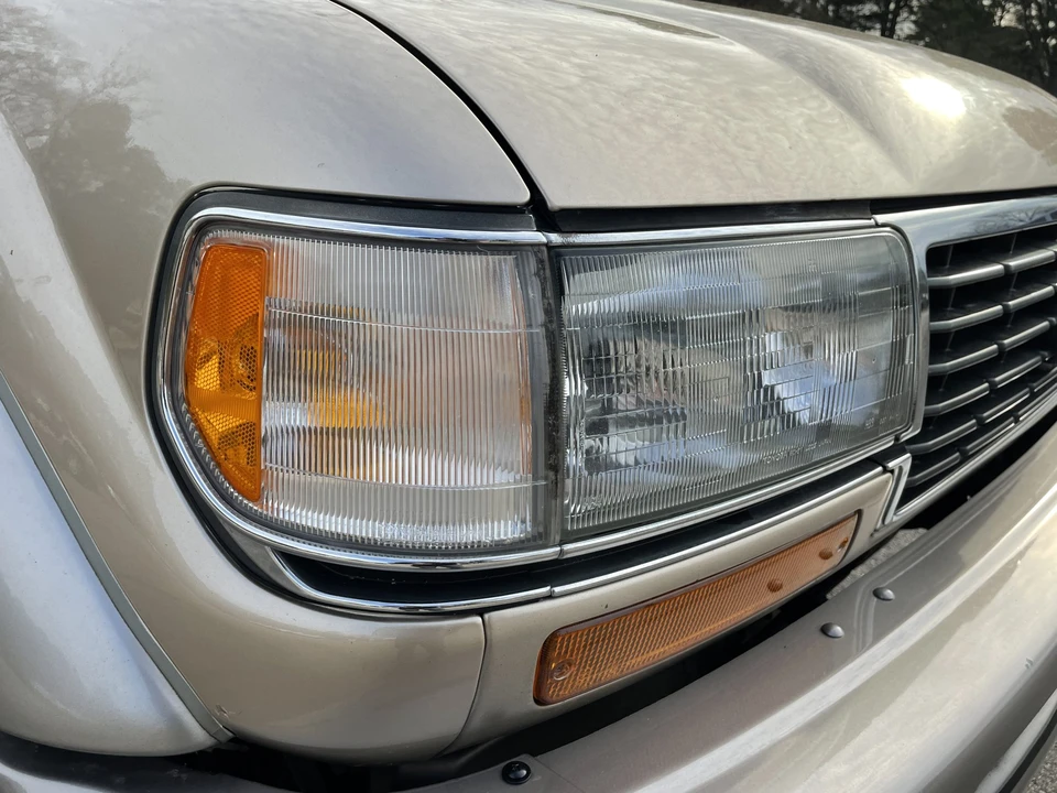 1997 Lexus LX 1st Gen - Image 19 of 31