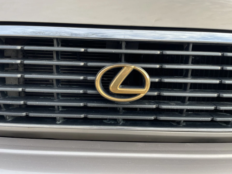1997 Lexus LX 1st Gen - Image 17 of 31