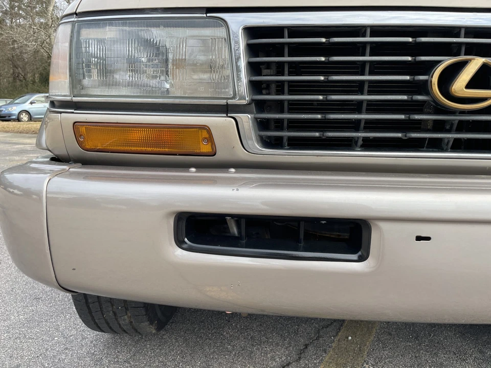 1997 Lexus LX 1st Gen - Image 15 of 31