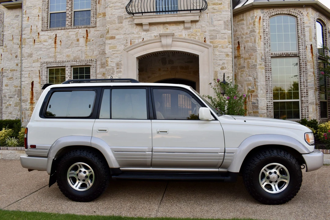 1997 Lexus LX 1st Gen - Image 24 of 31