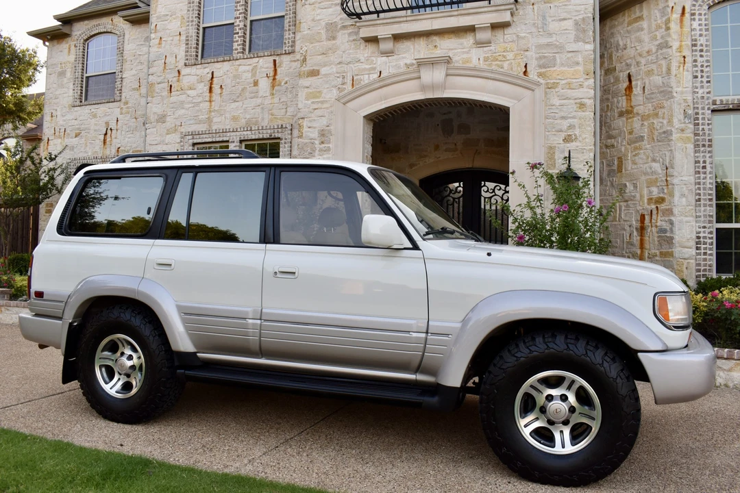 1997 Lexus LX 1st Gen - Image 26 of 31