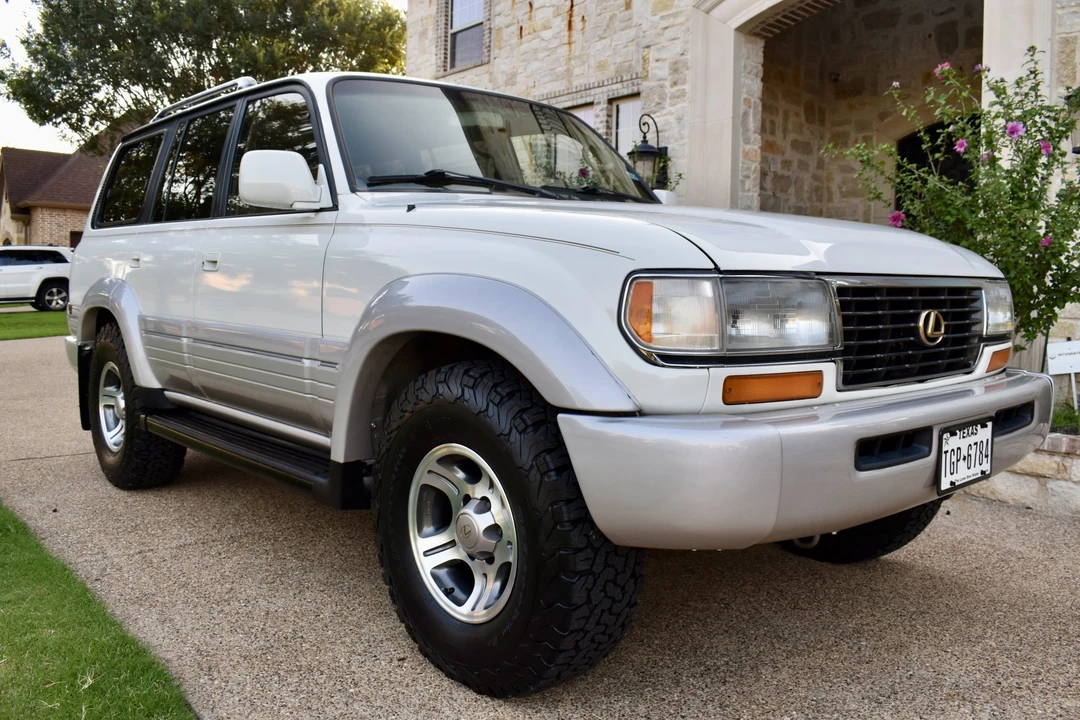 1997 Lexus LX 1st Gen - Image 29 of 31
