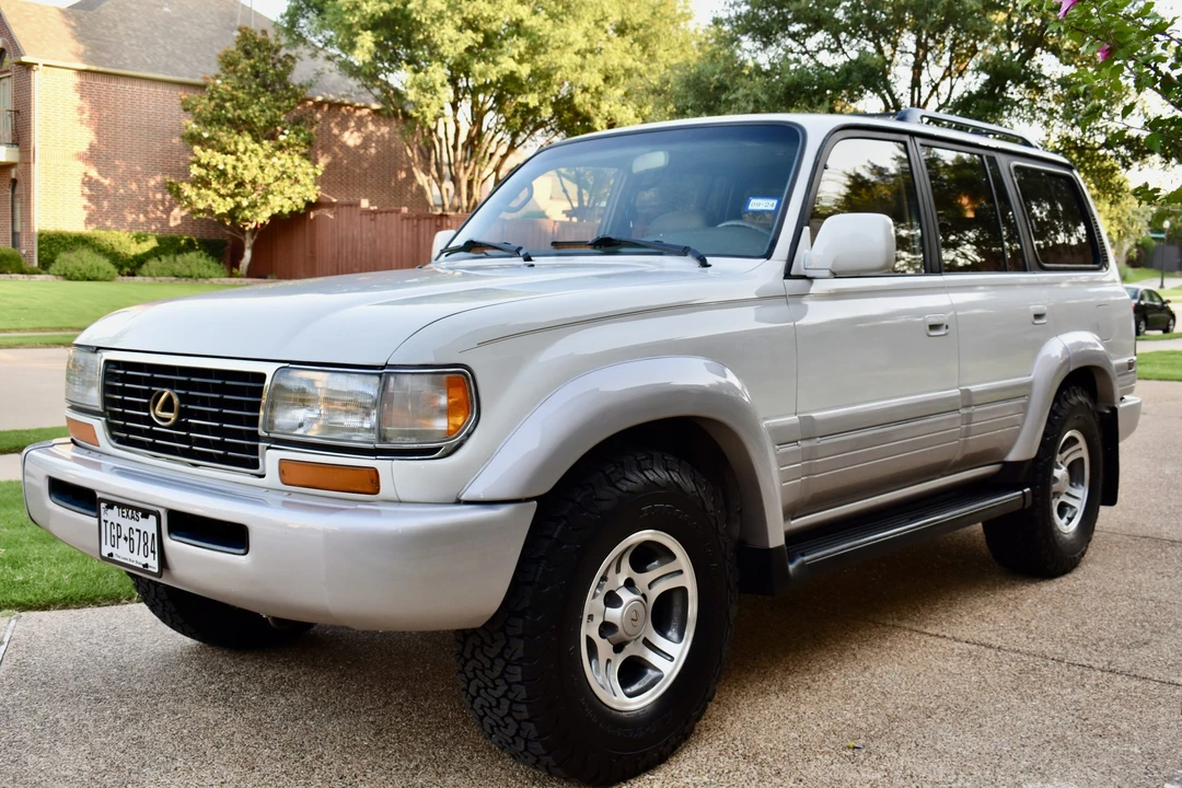 1997 Lexus LX 1st Gen - Image 4 of 31