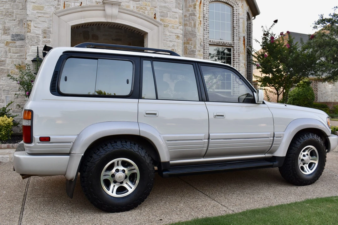 1997 Lexus LX 1st Gen - Image 22 of 31