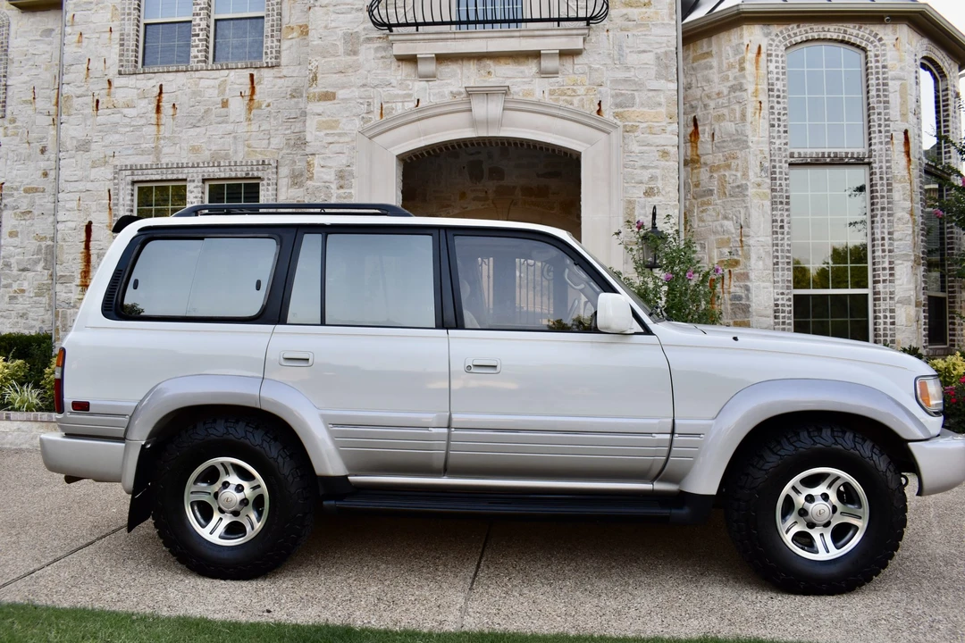 1997 Lexus LX 1st Gen - Image 23 of 31