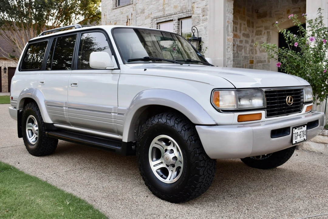 1997 Lexus LX 1st Gen - Image 28 of 31
