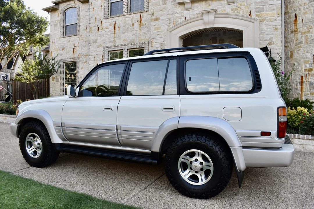 1997 Lexus LX 1st Gen - Image 13 of 31