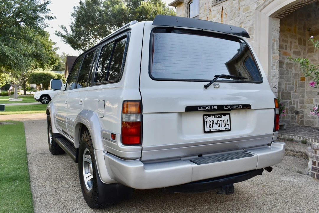 1997 Lexus LX 1st Gen - Image 16 of 31
