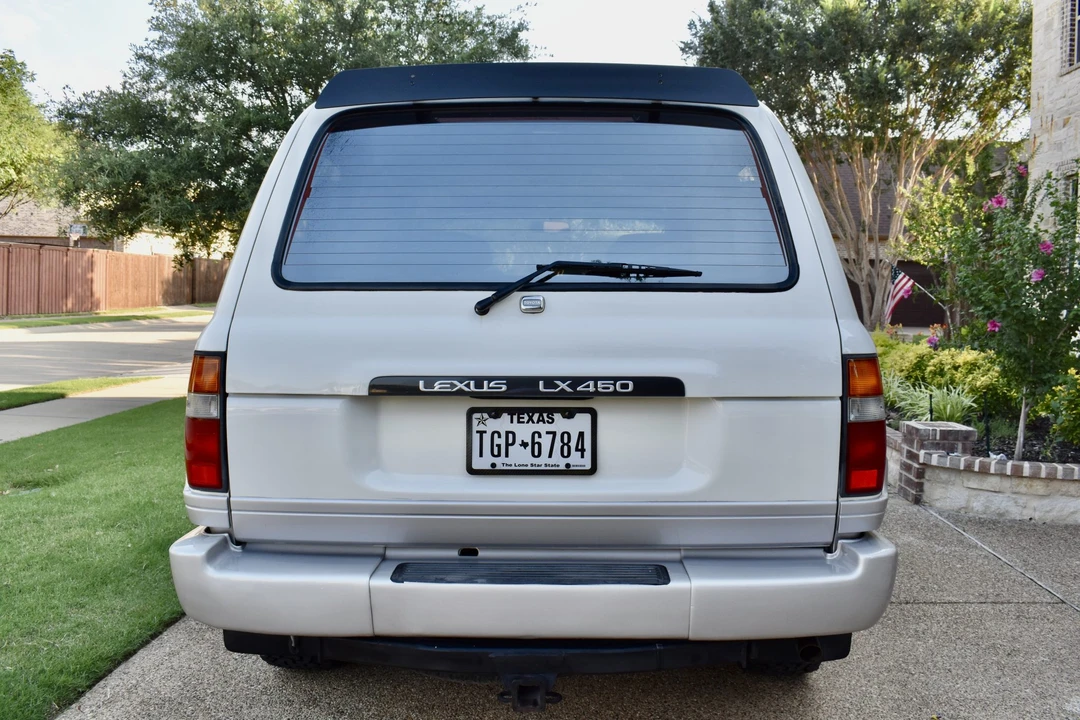 1997 Lexus LX 1st Gen - Image 17 of 31