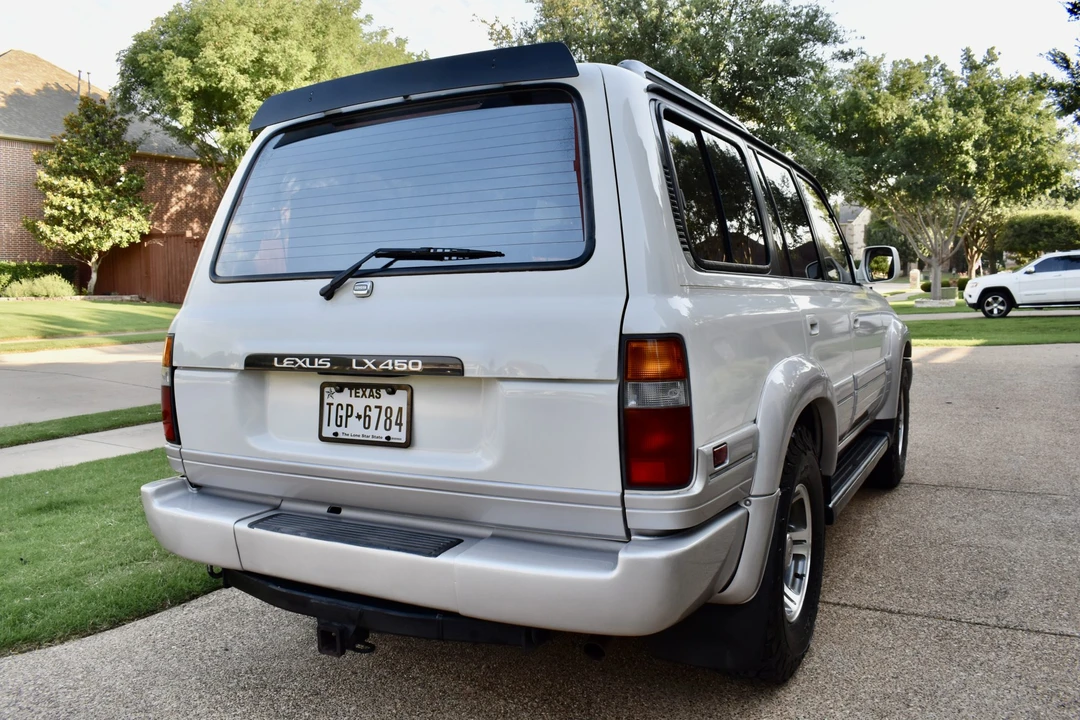 1997 Lexus LX 1st Gen - Image 18 of 31