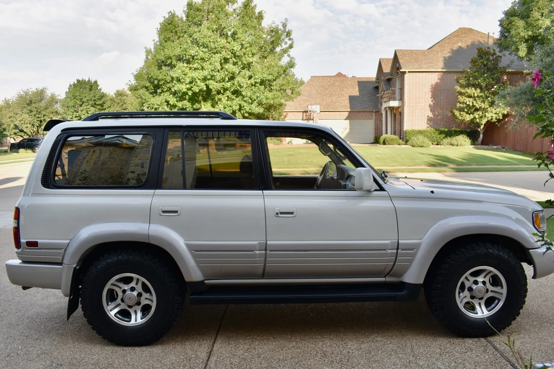 1997 Lexus LX 1st Gen - Image 25 of 31