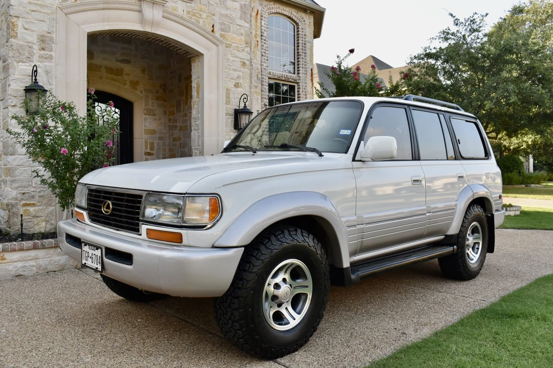 1997 Lexus LX 1st Gen - Image 5 of 31