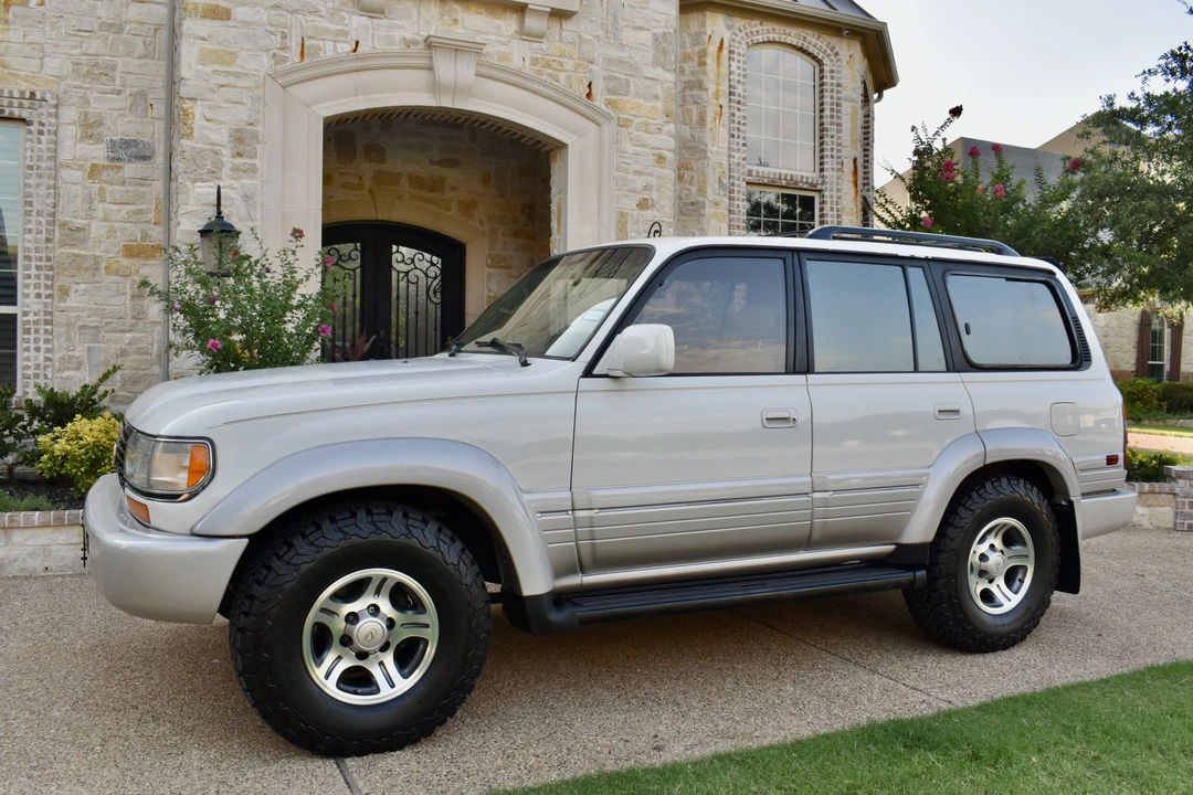 1997 Lexus LX 1st Gen - Image 9 of 31