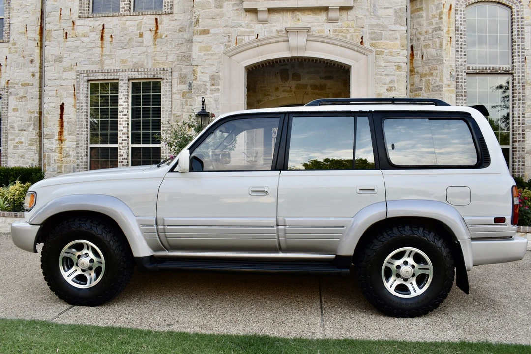 1997 Lexus LX 1st Gen - Image 12 of 31