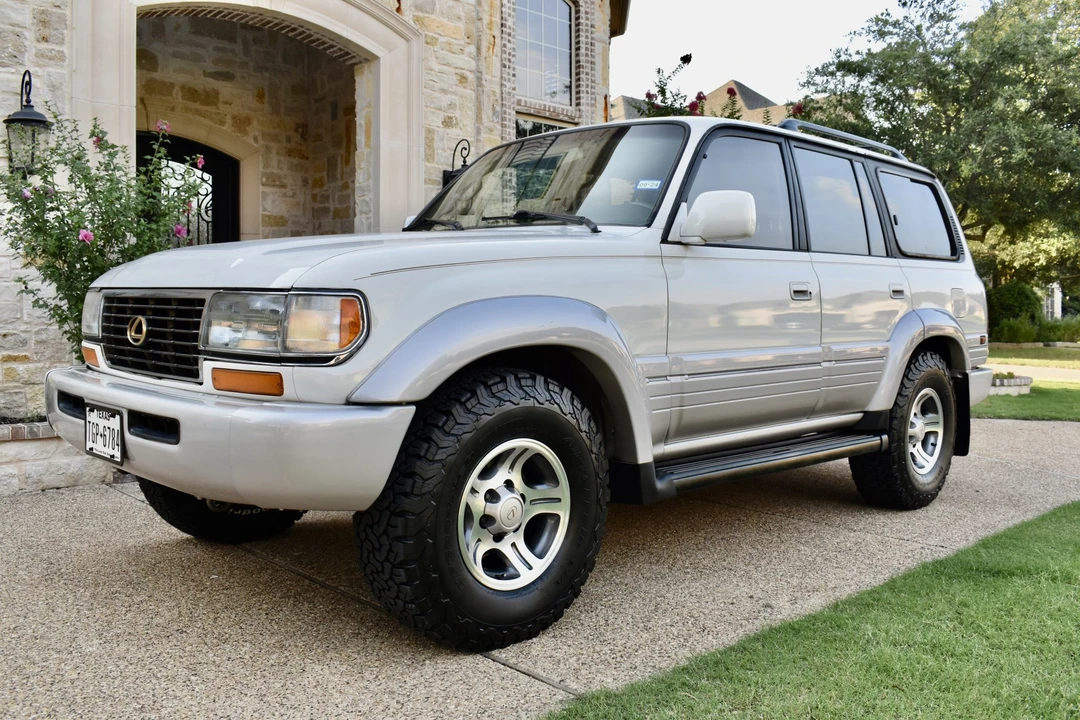 1997 Lexus LX 1st Gen - Image 7 of 31