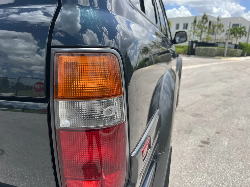1997 Lexus LX 1st Gen - Image 30 of 31