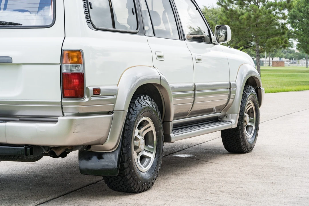 1997 Lexus LX 1st Gen - Image 19 of 31