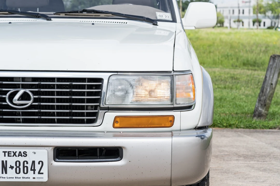 1997 Lexus LX 1st Gen - Image 27 of 31
