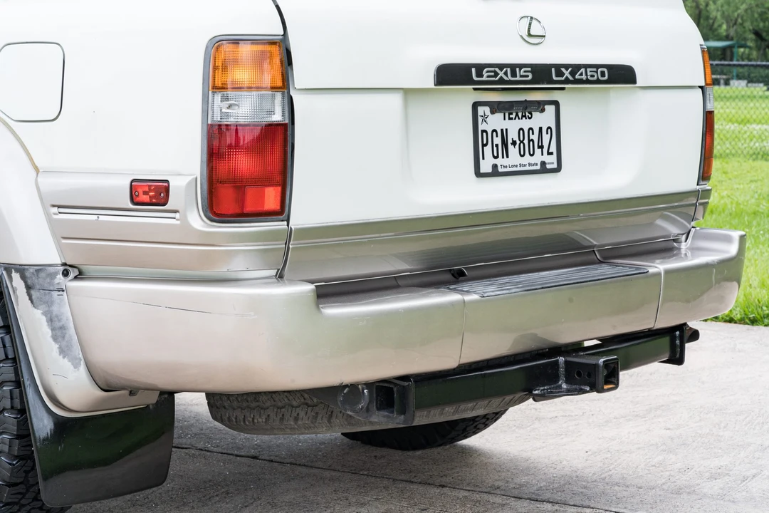 1997 Lexus LX 1st Gen - Image 17 of 31