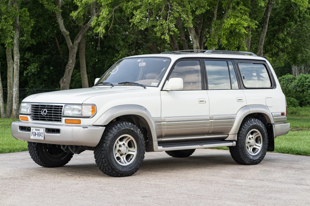 1997 Lexus LX 1st Gen - Image 4 of 31