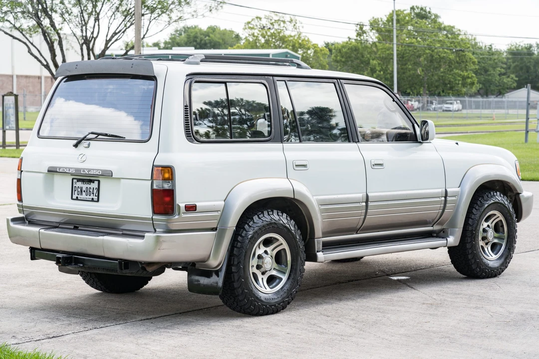 1997 Lexus LX 1st Gen - Image 8 of 31