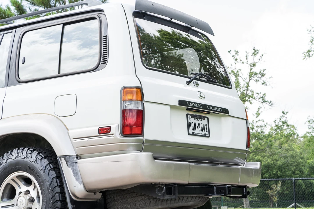 1997 Lexus LX 1st Gen - Image 16 of 31