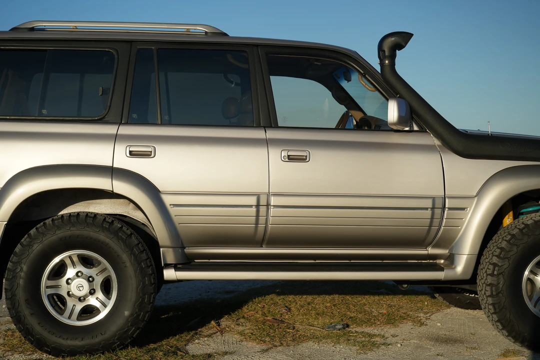 1997 Lexus LX 1st Gen - Image 24 of 31