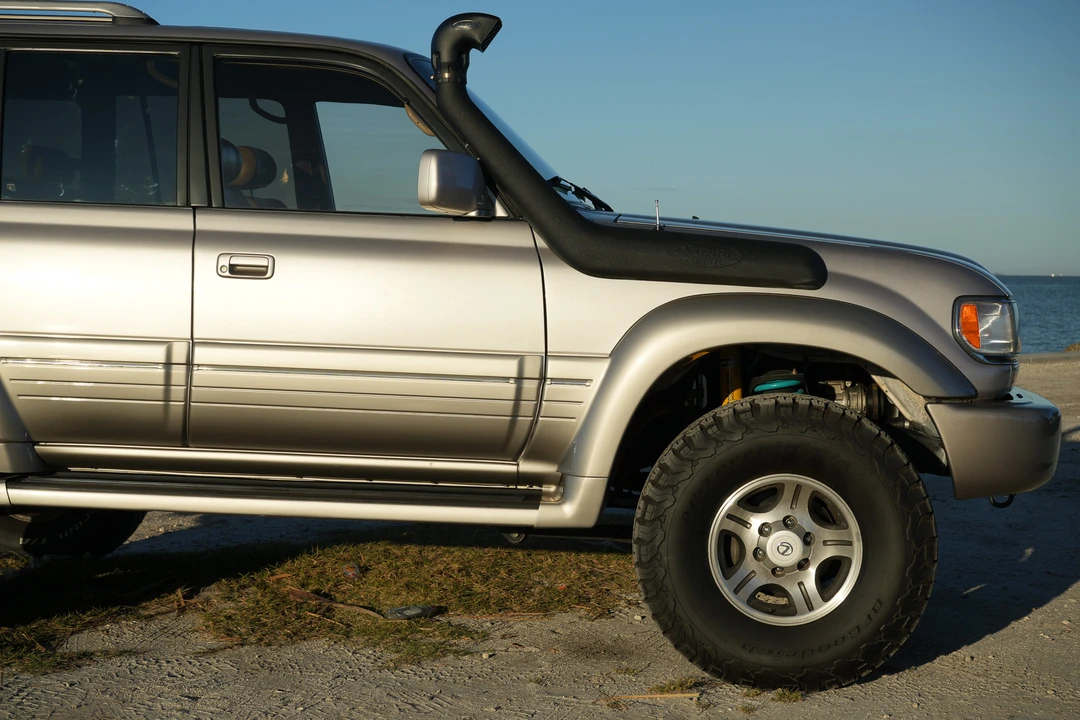 1997 Lexus LX 1st Gen - Image 25 of 31