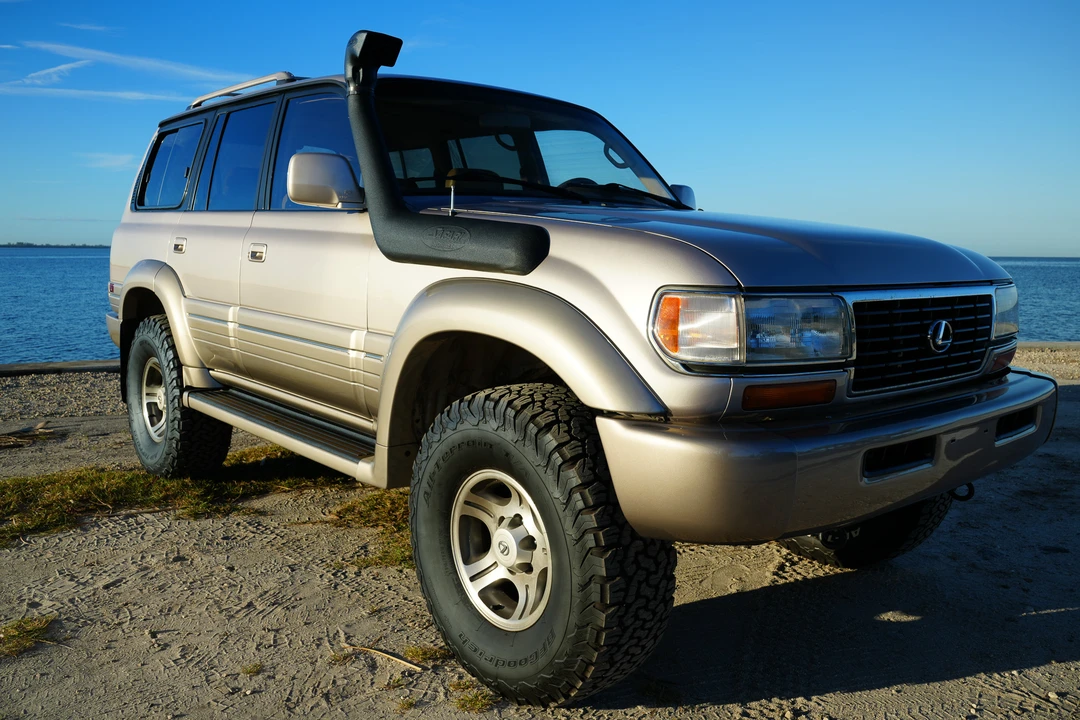 1997 Lexus LX 1st Gen - Image 19 of 31