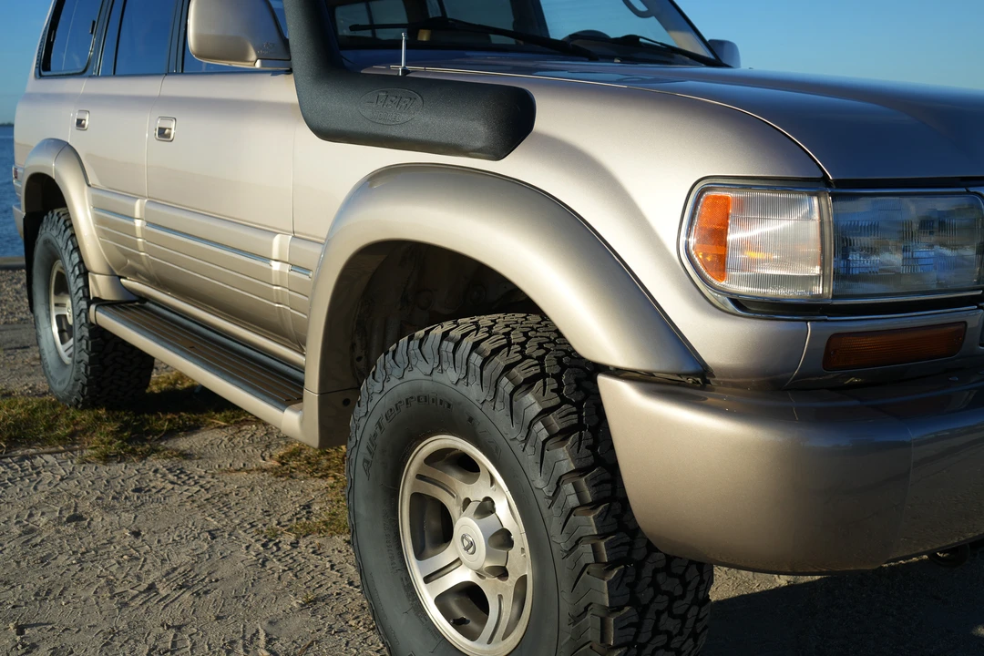 1997 Lexus LX 1st Gen - Image 26 of 31