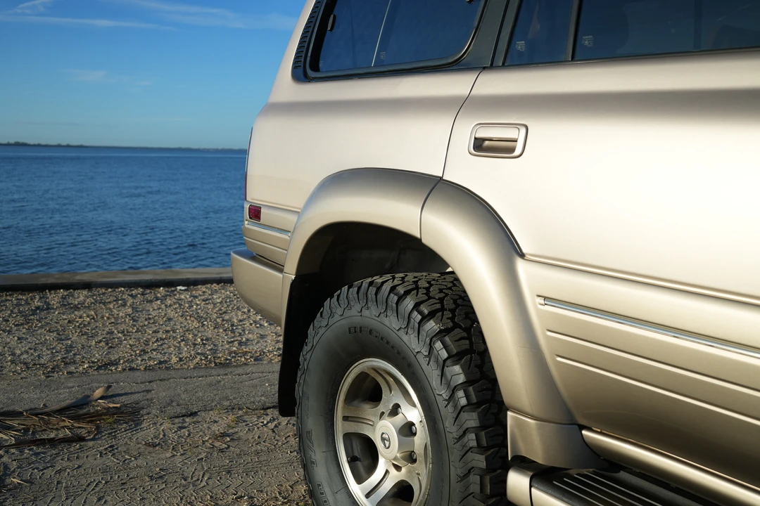 1997 Lexus LX 1st Gen - Image 29 of 31