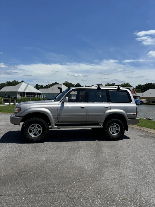 1997 Lexus LX 1st Gen - Image 23 of 31
