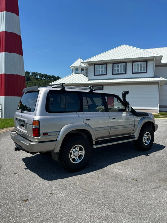1997 Lexus LX 1st Gen - Image 16 of 31