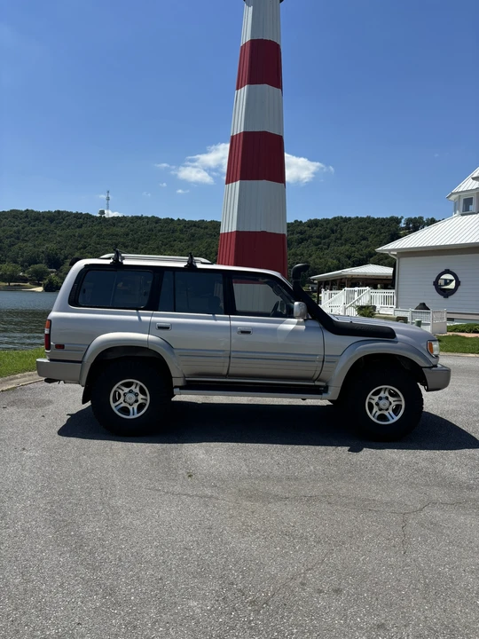 1997 Lexus LX 1st Gen - Image 14 of 31