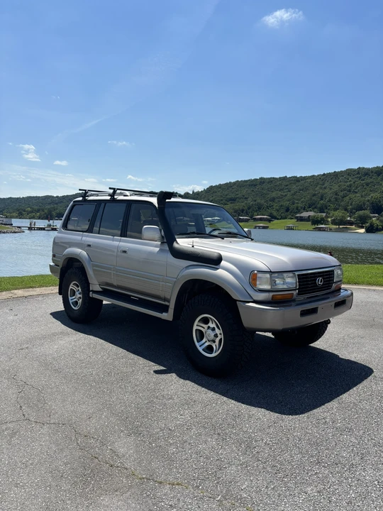 1997 Lexus LX 1st Gen - Image 11 of 31