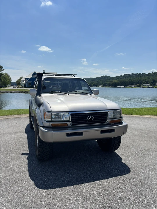 1997 Lexus LX 1st Gen - Image 8 of 31