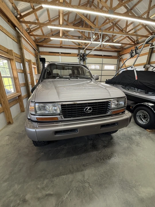 1997 Lexus LX 1st Gen - Image 27 of 31