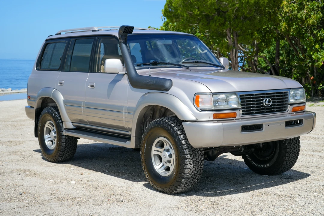 1997 Lexus LX 1st Gen - Image 18 of 31