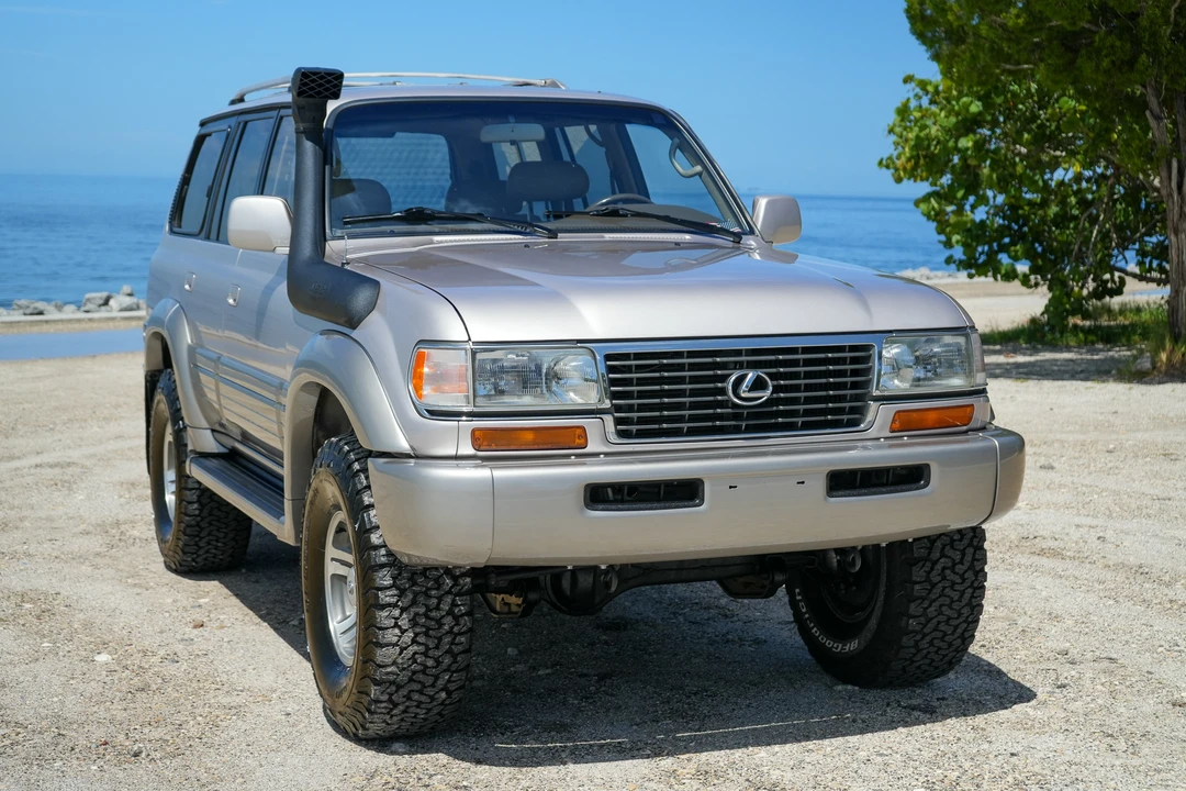 1997 Lexus LX 1st Gen - Image 20 of 31