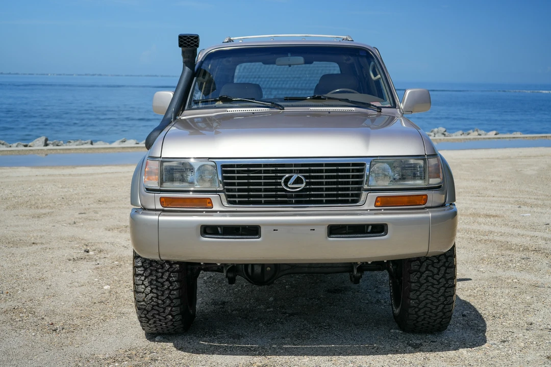 1997 Lexus LX 1st Gen - Image 22 of 31