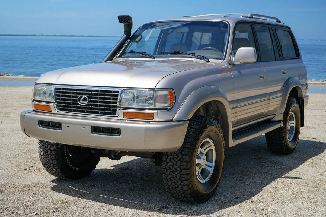 1997 Lexus LX 1st Gen - Image 3 of 31