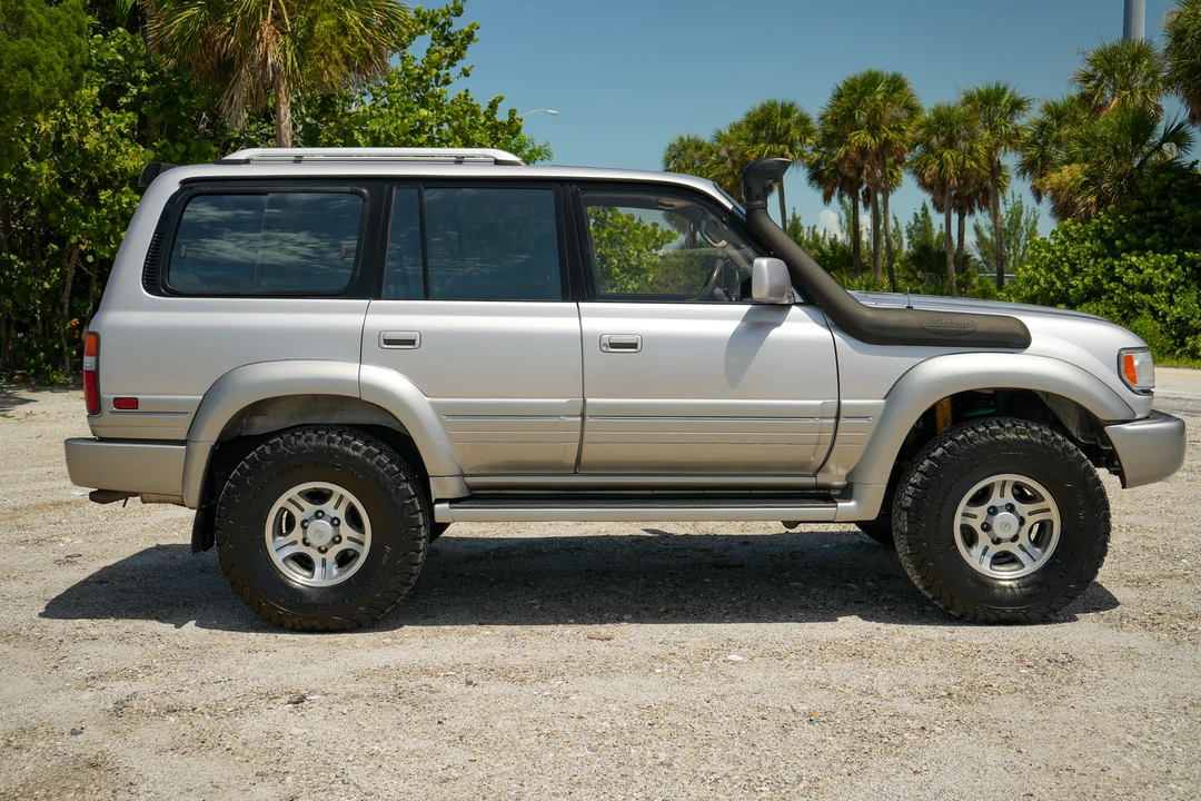 1997 Lexus LX 1st Gen - Image 13 of 31