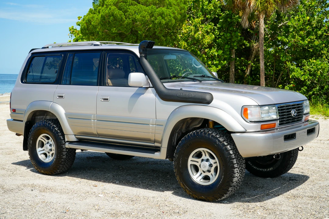 1997 Lexus LX 1st Gen - Image 16 of 31